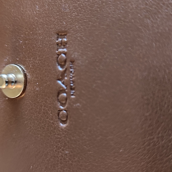 NWOT Coach Signature Tri-fold Long Leather Wallet 🩶🤎🎁 - Picture 9 of 15